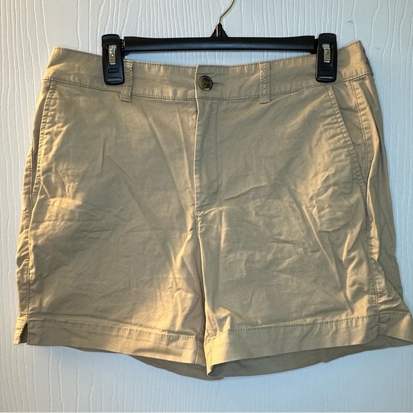 Old Navy Pants - Old Navy High Rise Tan Khaki Chino Everyday Shorts Women’s 8 Inseam 5”